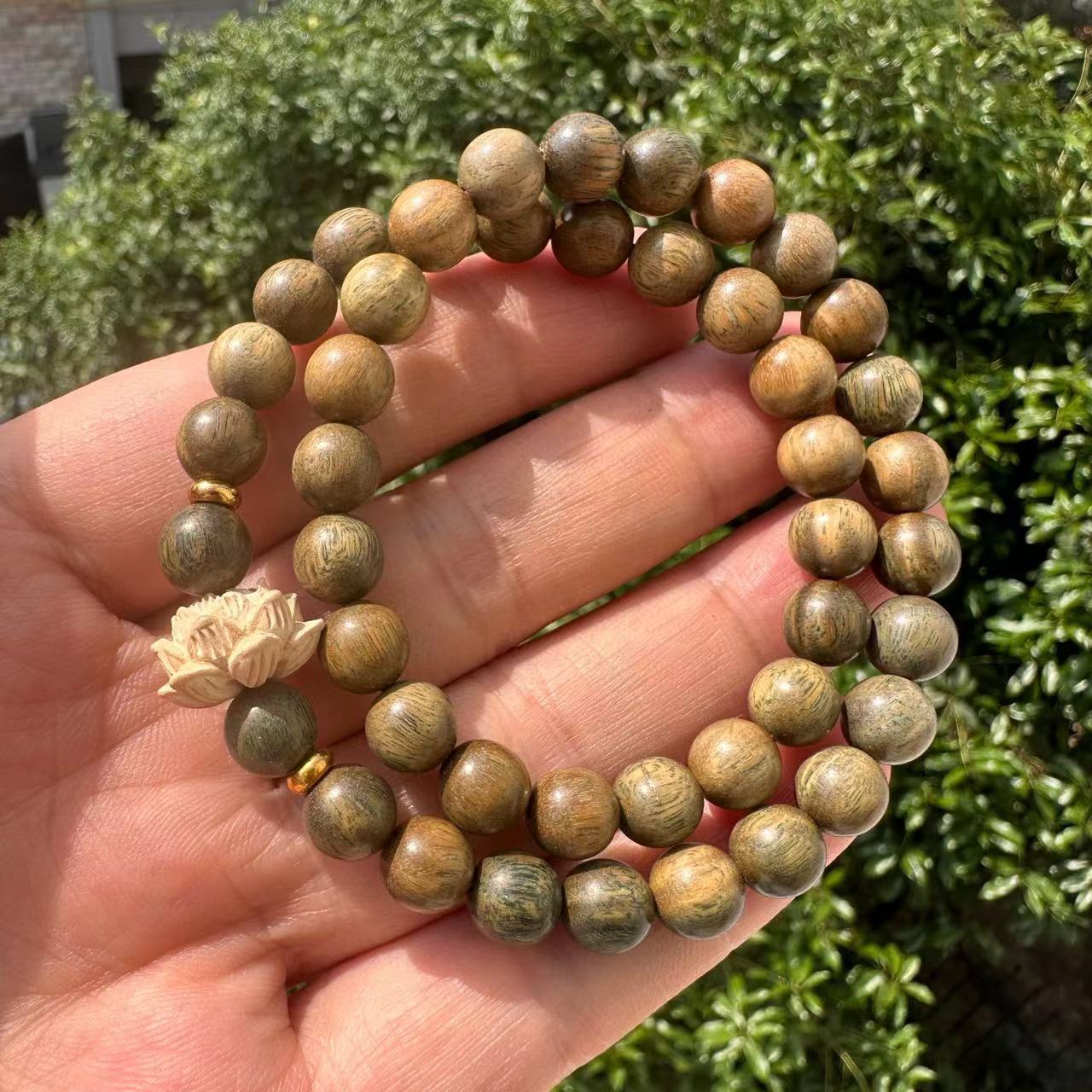 Double-Wrap Green Sandalwood Bead Lotus Pendant Bracelet