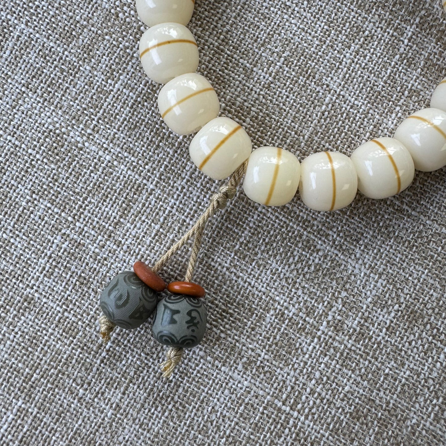 Heaven Line Dzi & White Bodhi Protection Bracelet